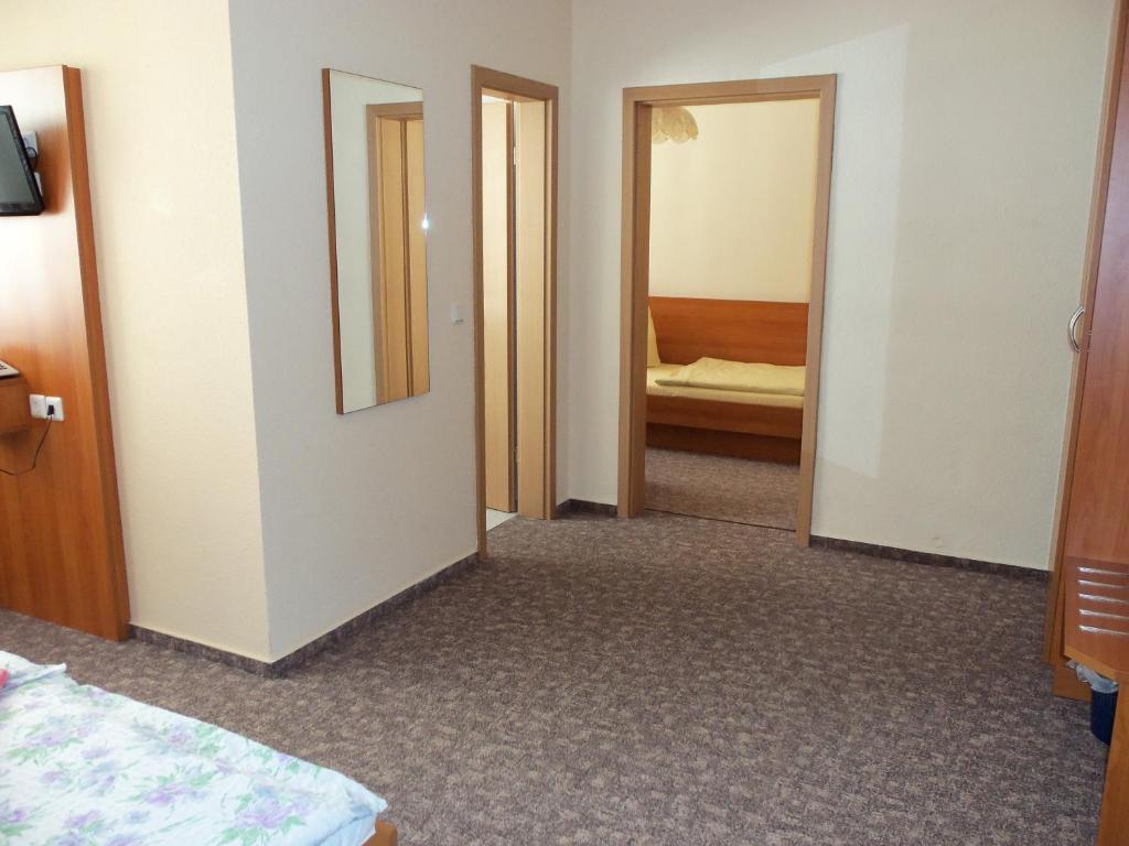 Hotel Garni zum Goldenen Ring Quedlinburg Zimmer foto
