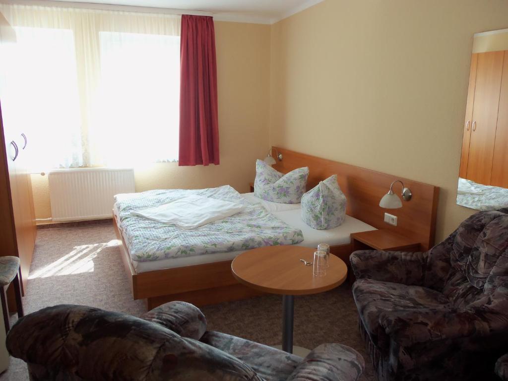 Hotel Garni zum Goldenen Ring Quedlinburg Zimmer foto